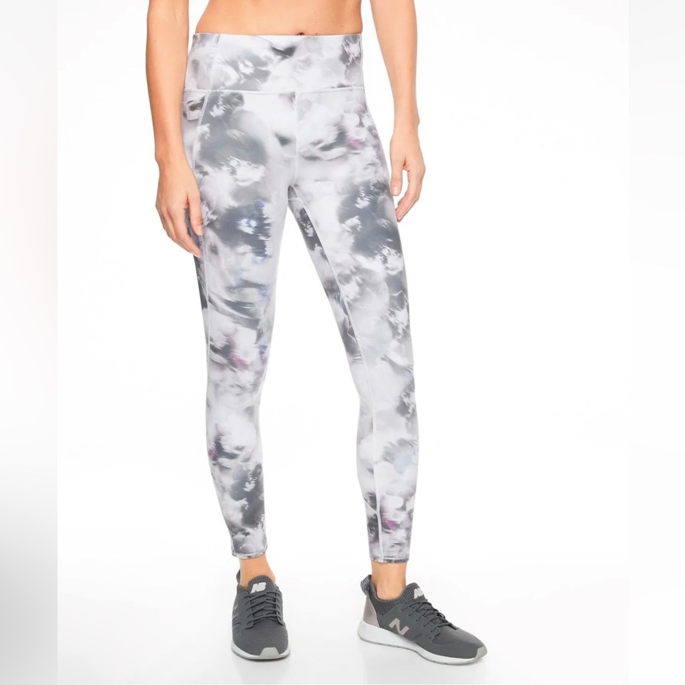 Athleta Run Free Winter Garden 7/8 Tight Pocket Leggings Grey XS